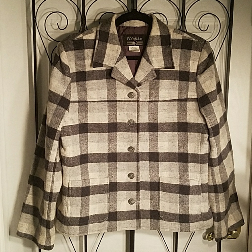 Formula H2W black and white plaid jacket.